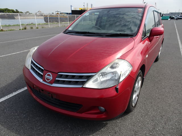 NISSAN Tiida