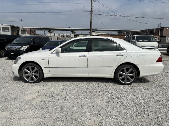 TOYOTA Crown thumbnail 2
