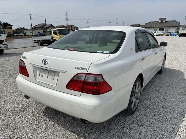 TOYOTA Crown thumbnail 5