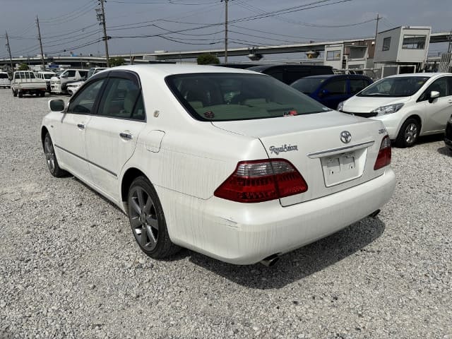 TOYOTA Crown thumbnail 3