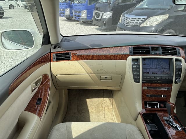 TOYOTA Crown thumbnail 32