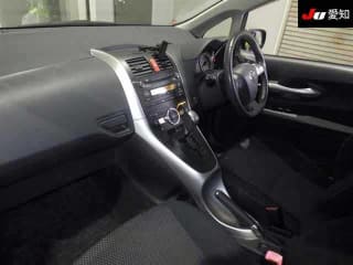 2010 TOYOTA Auris