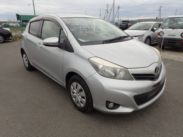 TOYOTA Vitz thumbnail 7