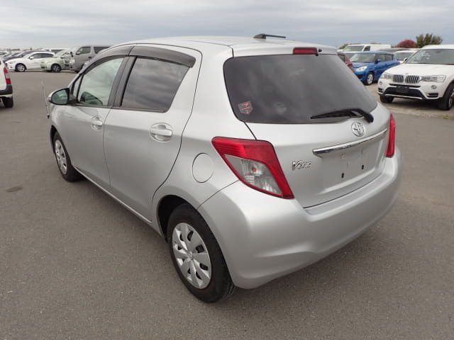 TOYOTA Vitz thumbnail 3