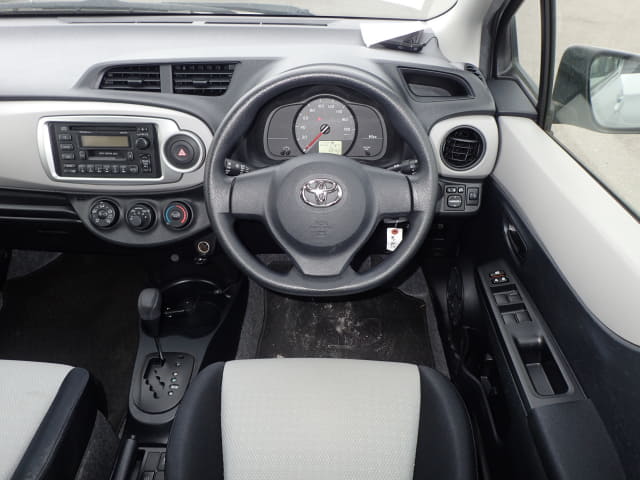 TOYOTA Vitz thumbnail 32