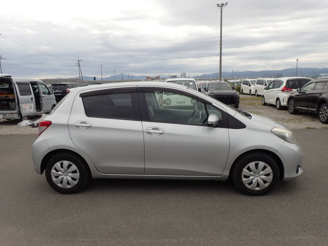 TOYOTA Vitz thumbnail 6