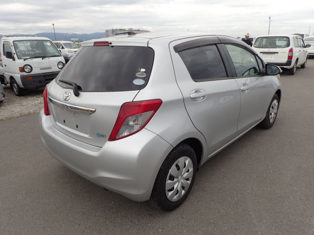 TOYOTA Vitz thumbnail 5