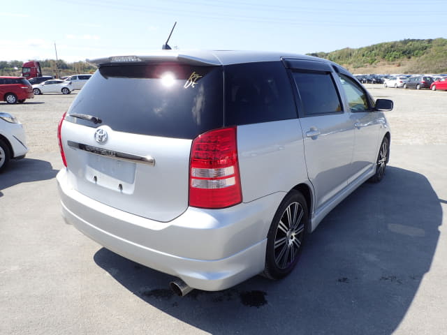 TOYOTA Wish thumbnail 5