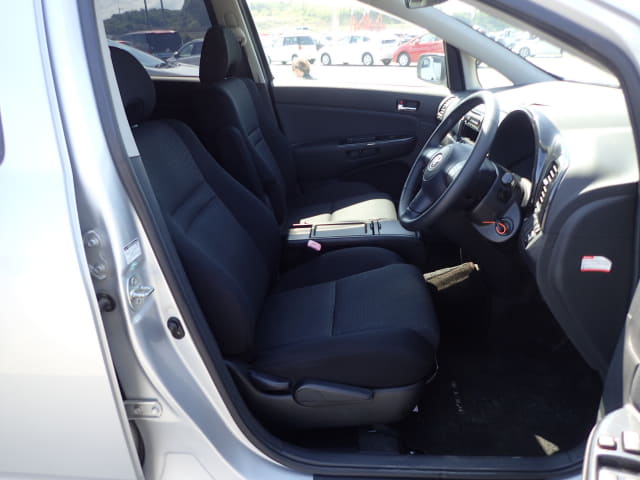 TOYOTA Wish thumbnail 25