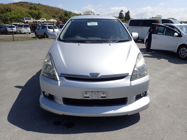 TOYOTA Wish thumbnail 8