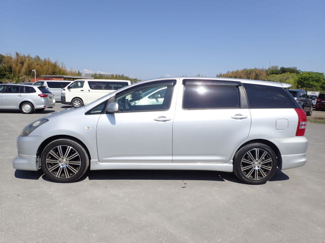 TOYOTA Wish thumbnail 2