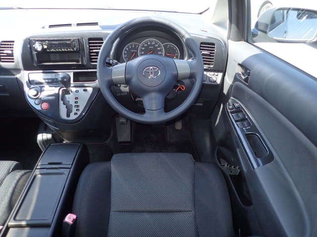 TOYOTA Wish thumbnail 33