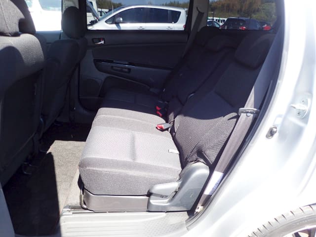 TOYOTA Wish thumbnail 27
