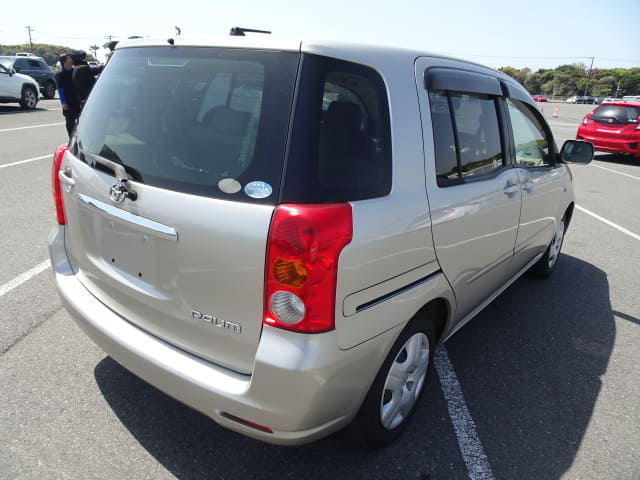 TOYOTA Raum thumbnail 5