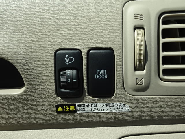 TOYOTA Raum thumbnail 40