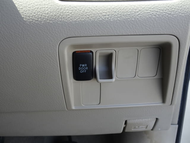 TOYOTA Raum thumbnail 41