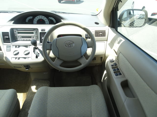TOYOTA Raum thumbnail 30