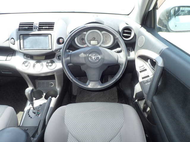 TOYOTA RAV4 thumbnail 30