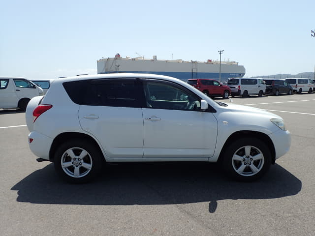 TOYOTA RAV4 thumbnail 6