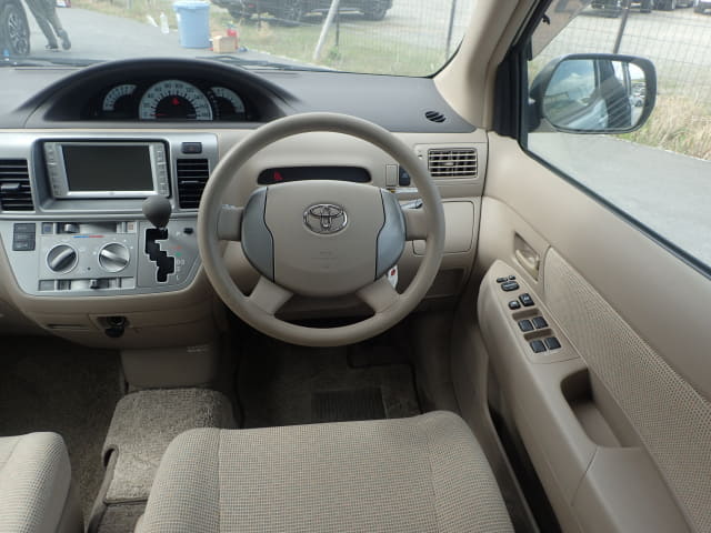TOYOTA Raum thumbnail 30