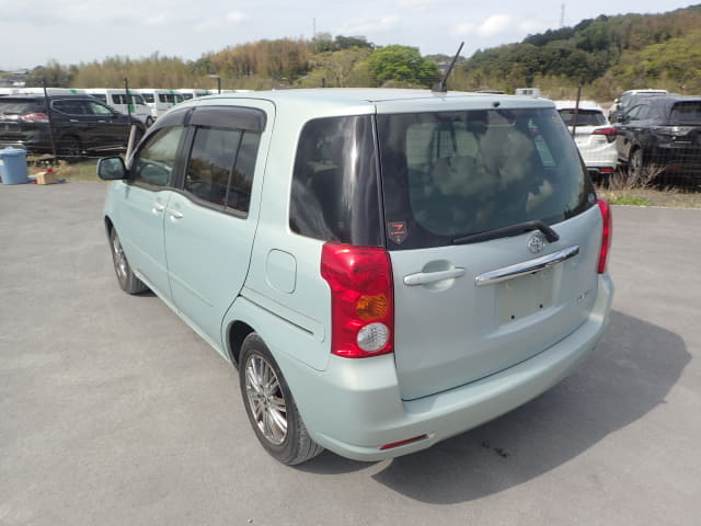 TOYOTA Raum thumbnail 3