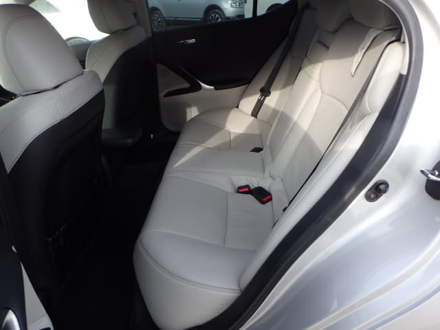 LEXUS IS thumbnail 27