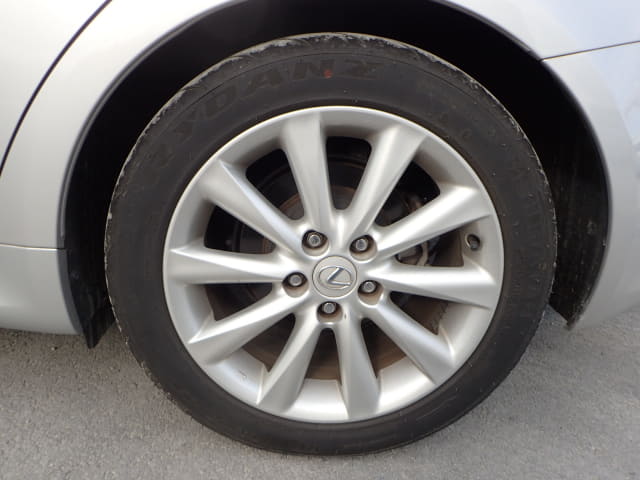 LEXUS IS thumbnail 10