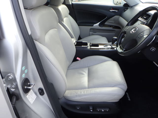 LEXUS IS thumbnail 25