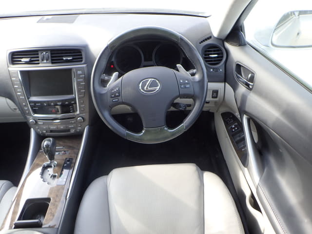LEXUS IS thumbnail 31