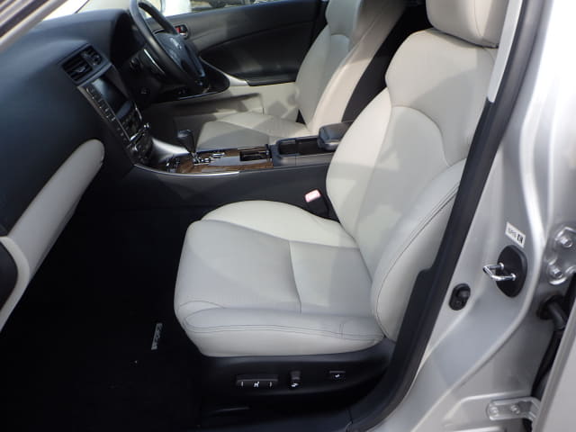 LEXUS IS thumbnail 26