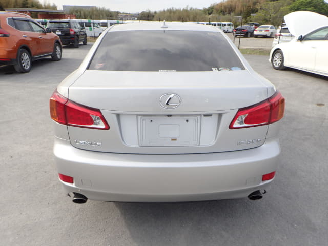 LEXUS IS thumbnail 4