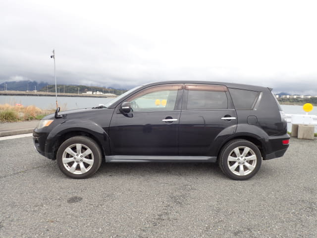 MITSUBISHI Outlander thumbnail 2