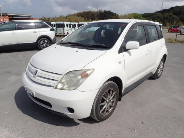 2003 TOYOTA IST