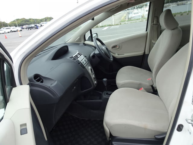 TOYOTA Vitz thumbnail 26