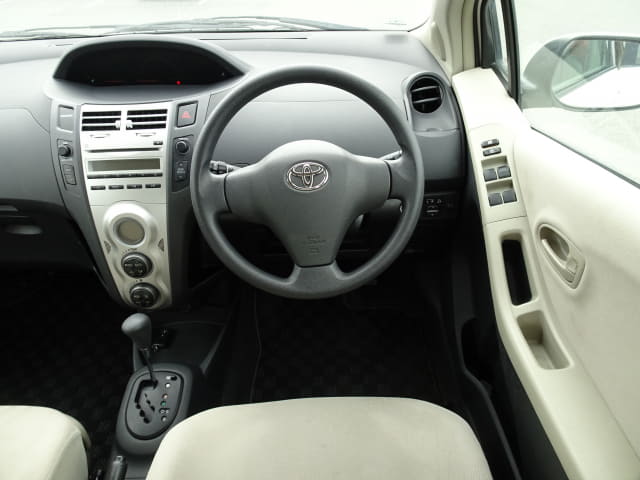 TOYOTA Vitz thumbnail 32