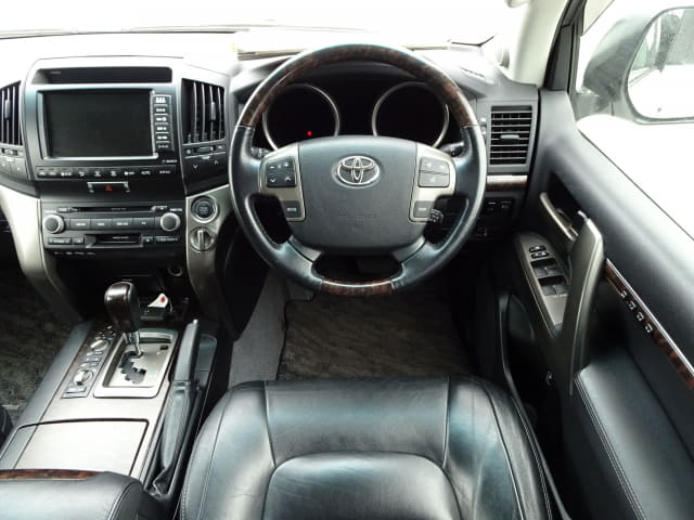 TOYOTA Land Cruiser thumbnail 34