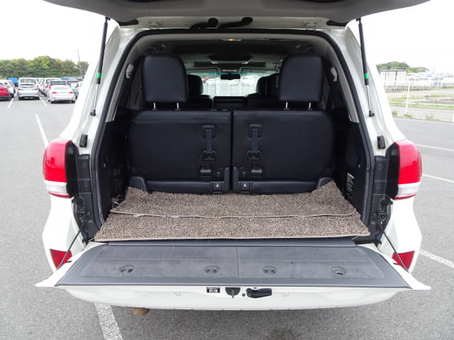 TOYOTA Land Cruiser thumbnail 30
