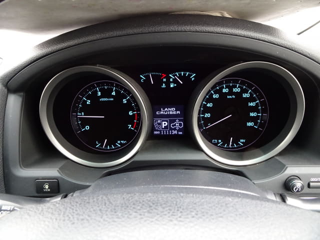 TOYOTA Land Cruiser thumbnail 36