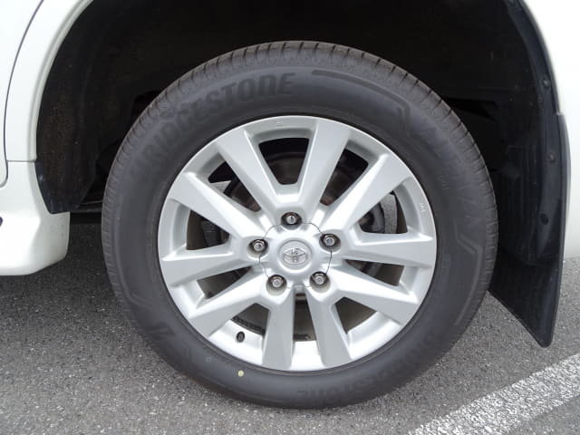 TOYOTA Land Cruiser thumbnail 10