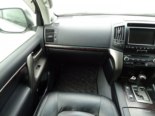 TOYOTA Land Cruiser thumbnail 35