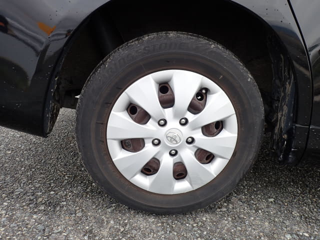 TOYOTA Noah thumbnail 11