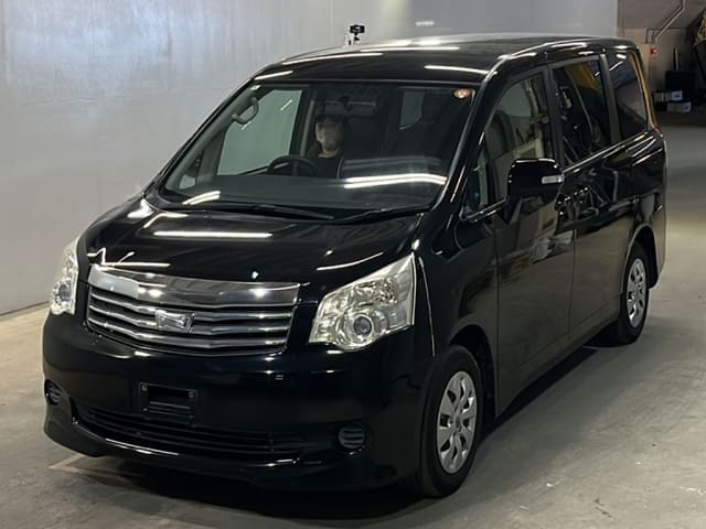 TOYOTA Noah thumbnail 49