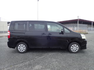 2010 TOYOTA Noah