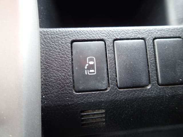 TOYOTA Noah thumbnail 43