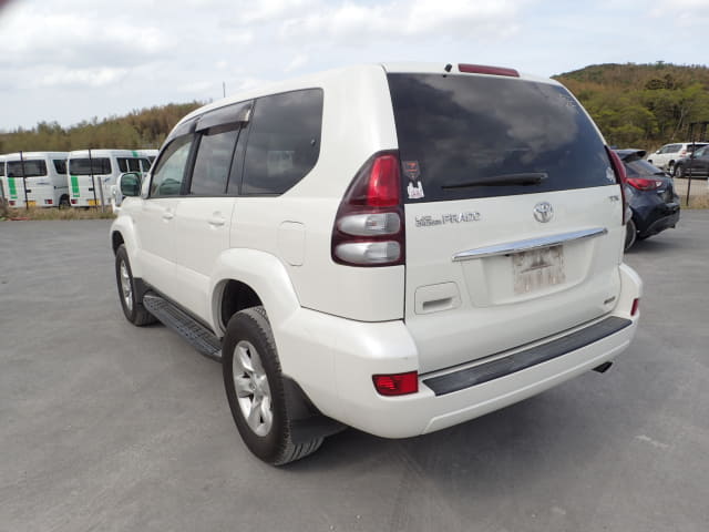 TOYOTA Land Cruiser Prado thumbnail 3