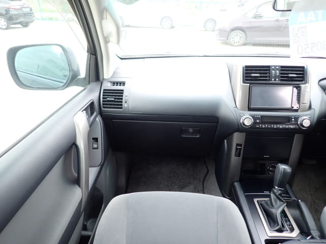 TOYOTA Land Cruiser Prado thumbnail 32