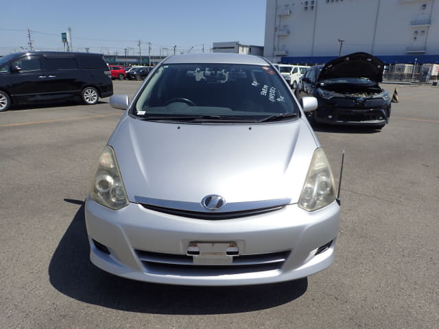 TOYOTA Wish thumbnail 8
