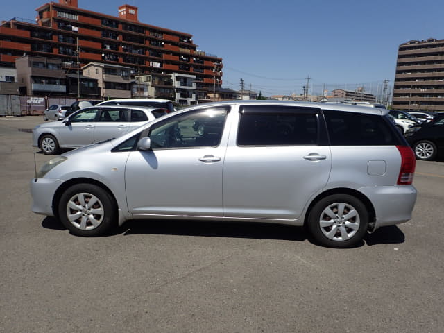 TOYOTA Wish thumbnail 2