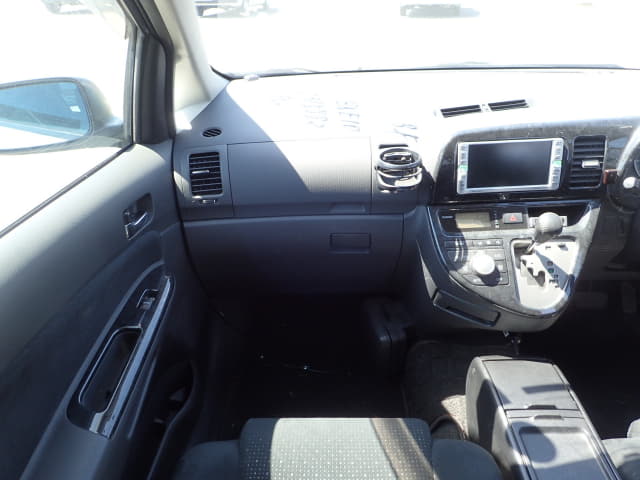 TOYOTA Wish thumbnail 34