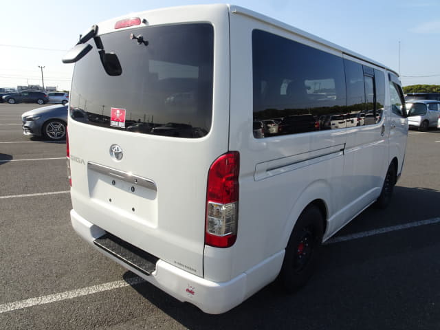 TOYOTA Hiace Van thumbnail 5